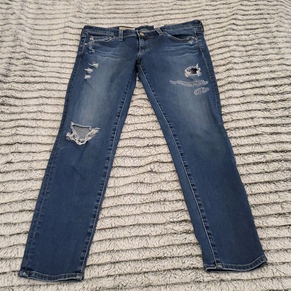 Distressed AG super skinny ankle jeans size 29